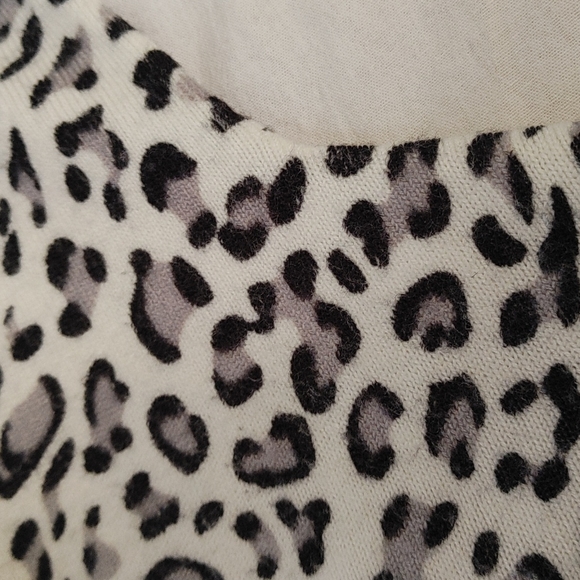 Spring+Mercer Animal Print Sweater - Picture 6 of 8
